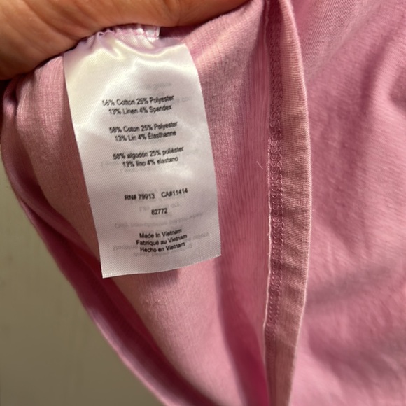 A Pea In The Pod T-Shirt Medium Pink. Opening in upper back. - Picture 7 of 7